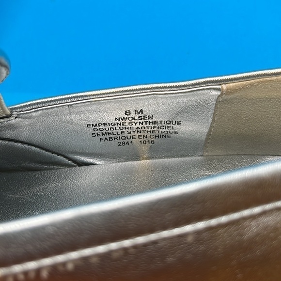 Nine West slip on silver shiny loafer sneaker casual shoe size 8M, women - Picture 7 of 7